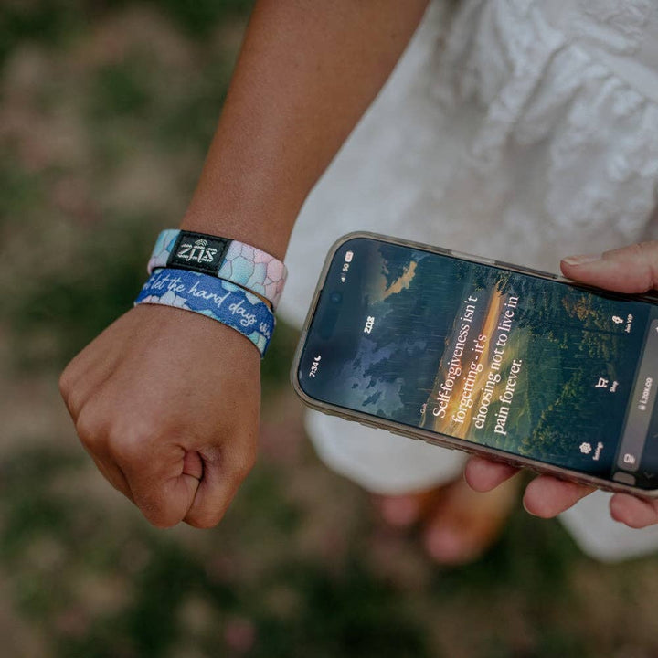 Don't Let the Hard Days Win Interactive Affirmation Bracelet