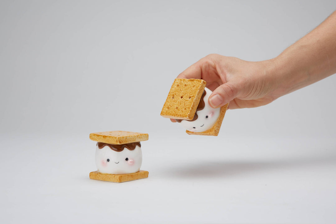 Marshmallow S'More Salt & Pepper Set