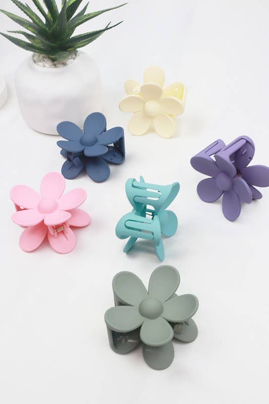 Daisy Matte Hair Claw