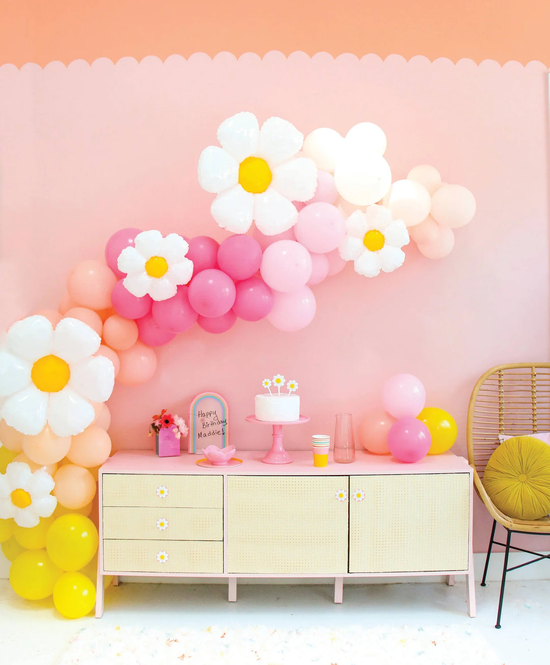 Kailo Chic Daisy Balloon Garland Kit